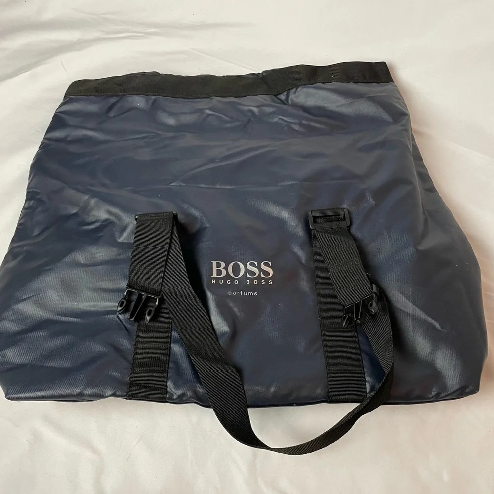 BOSS Hugo Boss Parfums Weekender Duffle Travel Overnight Bag Navy Blue Men’s